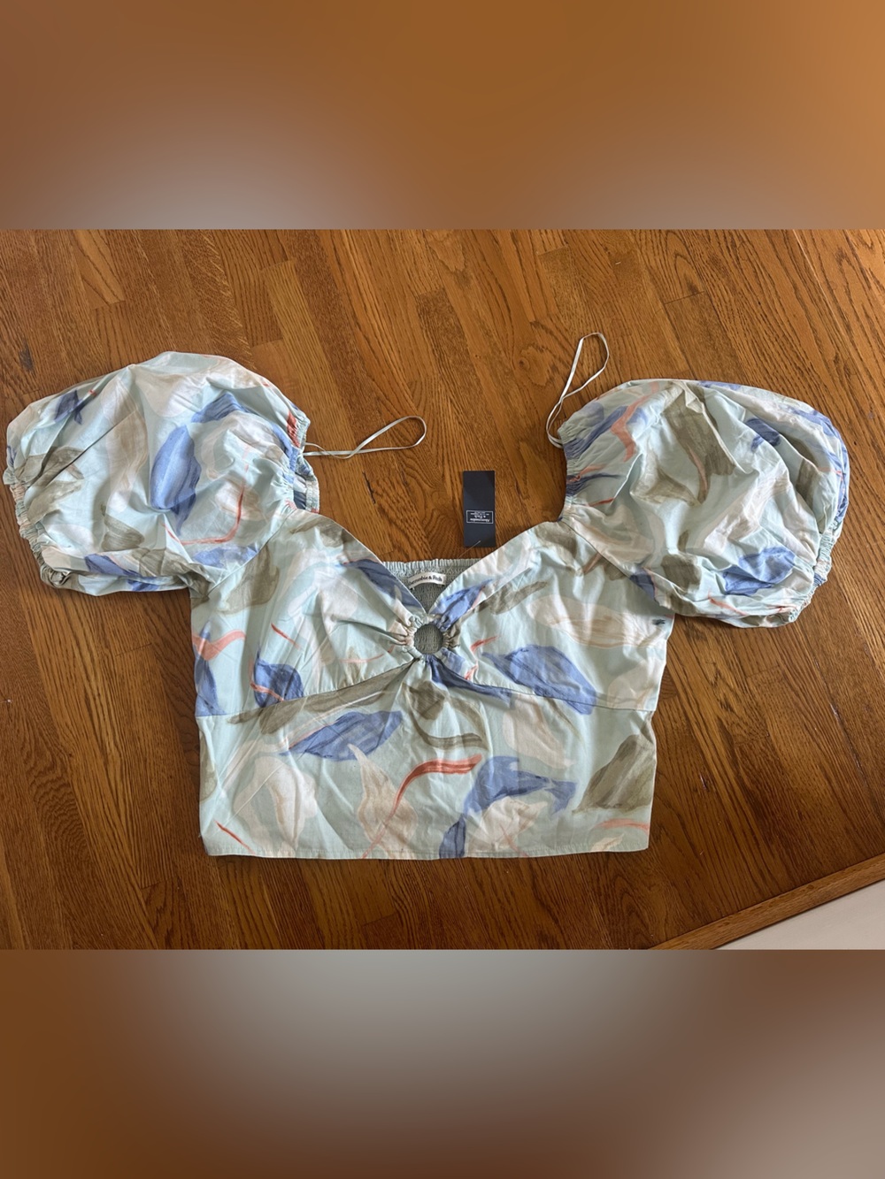 Abercrombie & Fitch Puff-Sleeve Floral Crop Top in Light Blue